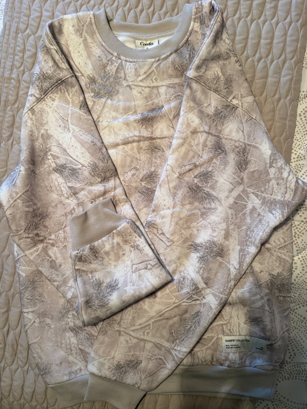 Comfrt Neutral Camo-Print Crewneck Sweatshirt